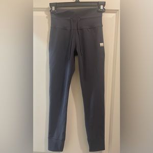 Pre-owned Vuori leggings size small dark grey